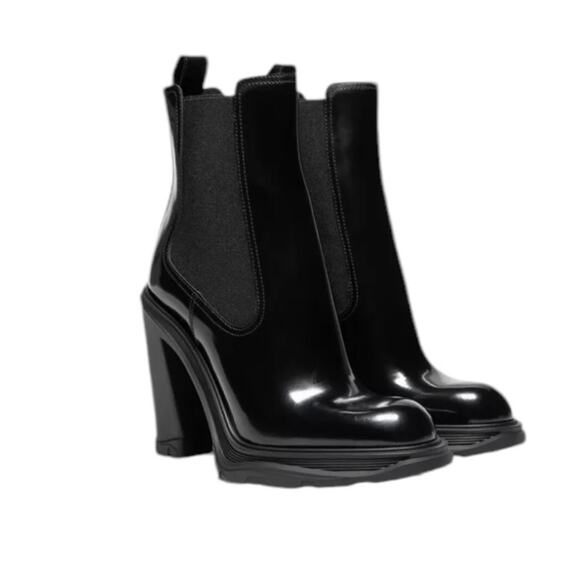 Alexander McQueen Tread Heeled Patent Leather Chelsea Boot NEW EU 36.5 US 6.5 - Picture 2 of 14